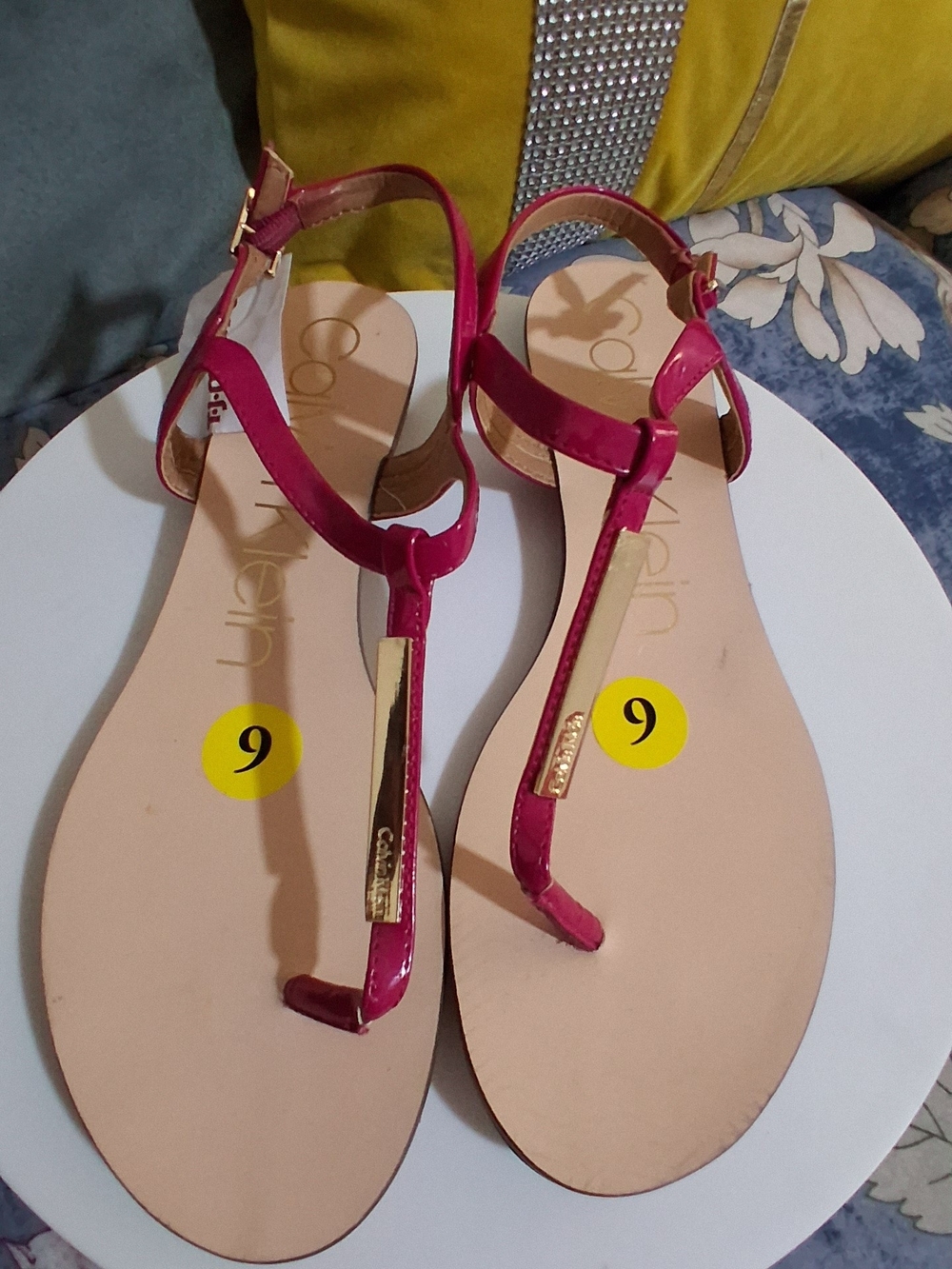 Calvin Klein Samira Pink T-Strap Sandals Size 9 NWT, Has Flaws